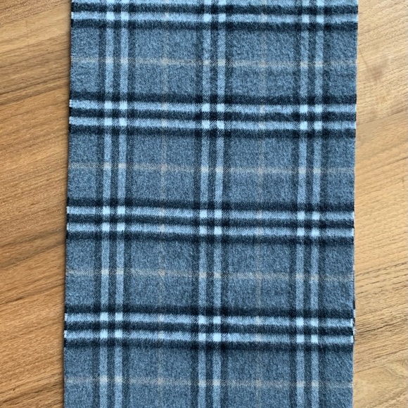 Burberry Cashmere Scarf - Picture 3 of 3